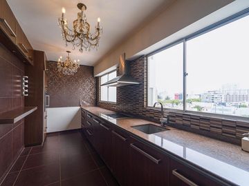 LINDO DUPLEX CON GRAN TERRAZA  DOS DORMITORIOS EN VENTA EN MIRAFLORES