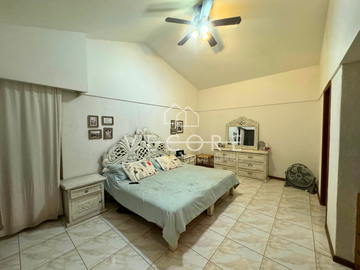 RESIDENCIA EN VENTA EN LAS CAÑADAS, ZAPOPAN