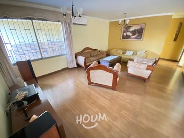 CASA EN VENTA CALLE PINTOR ARTURO GORDON