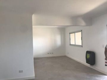 Departamento RETASADO, en VENTA, a estrenar, con 3 dormitorios y balcón terraza en Tigre Centro