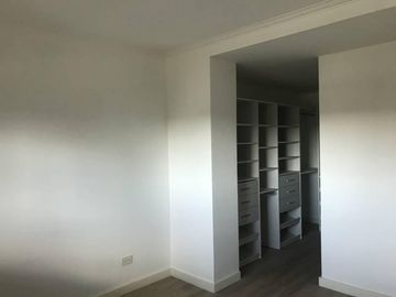Departamento RETASADO, en VENTA, a estrenar, con 3 dormitorios y balcón terraza en Tigre Centro