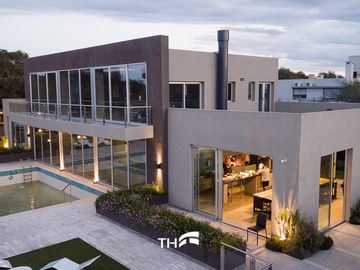 Departamento de 2 dormitorios en Venta en El Collado Condominio Privado, Valle Escondio