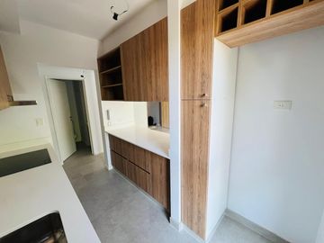 Departamento de 2 ambientes CON DETALLES DE CATEGORÍA en venta, en San Isidro.