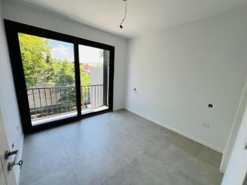Departamento de 2 ambientes CON DETALLES DE CATEGORÍA en venta, en San Isidro.