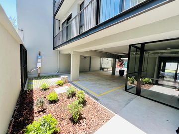 Departamento de 2 ambientes CON DETALLES DE CATEGORÍA en venta, en San Isidro.