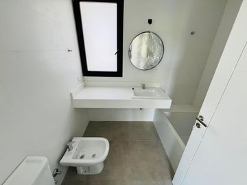 Departamento de 2 ambientes CON DETALLES DE CATEGORÍA en venta, en San Isidro.