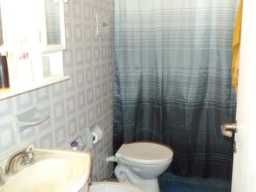 PH interno de 2 dorm C/patio. Banfield Este.