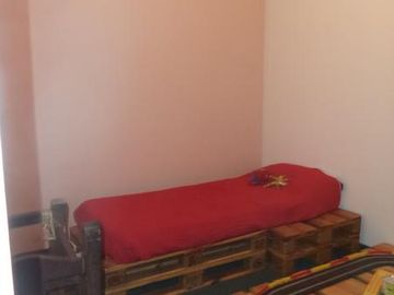 PH interno de 2 dorm C/patio. Banfield Este.