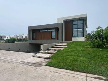 Venta Casa en Canning - Canning Chico - 3 dormitorios - A ESTRENAR