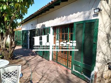 Chalet Sobre Amplio Terreno - Temperley Este