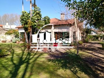 Chalet Sobre Amplio Terreno - Temperley Este