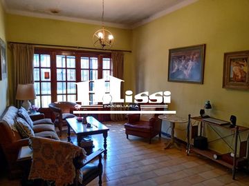 Chalet Sobre Amplio Terreno - Temperley Este