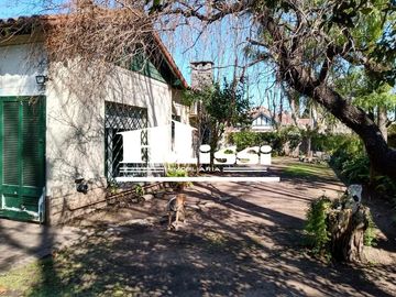 Chalet Sobre Amplio Terreno - Temperley Este