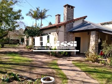 Chalet Sobre Amplio Terreno - Temperley Este