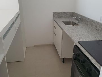 Departamento monoambiente con cochera en venta La Plata