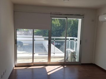 Departamento monoambiente con cochera en venta La Plata