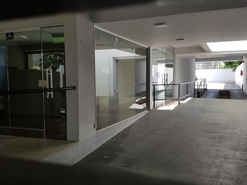 Departamento monoambiente con cochera en venta La Plata