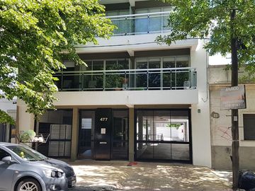 Departamento monoambiente con cochera en venta La Plata