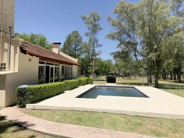 Venta Quinta en  Club de Campo El Moro Marcos Paz