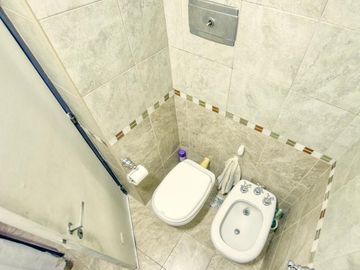 OPORTUNIDAD EXCELENTE SEMIPISO 4 AMB AL FRENTE C/ Dep SERVICIO y BALCÓN