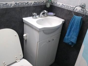 OPORTUNIDAD EXCELENTE SEMIPISO 4 AMB AL FRENTE C/ Dep SERVICIO y BALCÓN