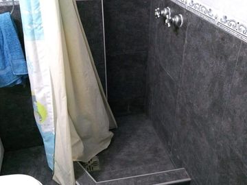 OPORTUNIDAD EXCELENTE SEMIPISO 4 AMB AL FRENTE C/ Dep SERVICIO y BALCÓN