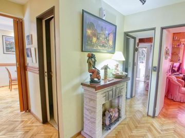 OPORTUNIDAD EXCELENTE SEMIPISO 4 AMB AL FRENTE C/ Dep SERVICIO y BALCÓN