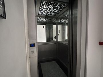 Venta departamento monoambiente con balcón en Wilde