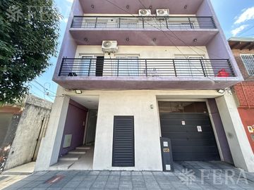 Venta departamento monoambiente con balcón en Wilde