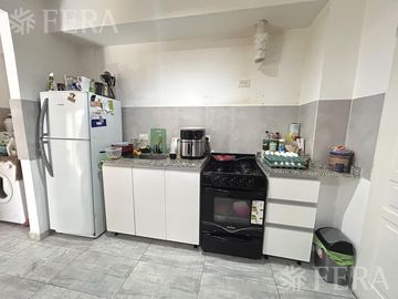 Venta departamento monoambiente con balcón en Wilde