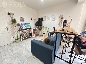 Venta departamento monoambiente con balcón en Wilde