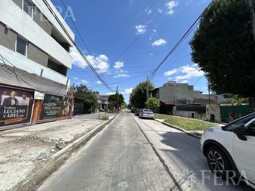 Venta departamento monoambiente con balcón en Wilde
