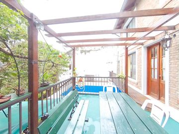 Casa en venta Rosario Arroyito Jardín Pileta.