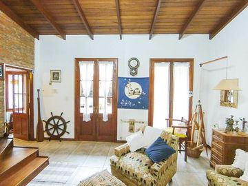 Casa en venta Rosario Arroyito Jardín Pileta.