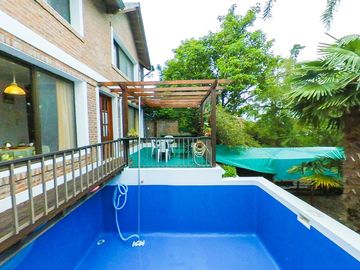 Casa en venta Rosario Arroyito Jardín Pileta.