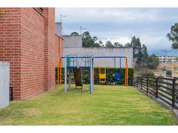 MODERNA Y ESTUPENDA SUITE EN VENTA EN AV 12 DE OCTUBRE CUENCA