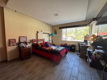 VENTA CASA - 3 DORMIT - ESTUDIO - PORSCHE - TANDA - NAYON