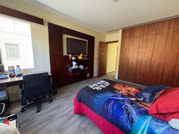 VENTA CASA - 3 DORMIT - ESTUDIO - PORSCHE - TANDA - NAYON
