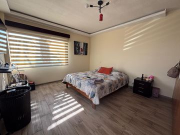 VENTA CASA - 3 DORMITORIOS - ESTUDIO - PORSCHE - TANDA - NAYON