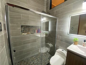 HOWARD / 1305 M2 / 4 HABITACION + SERVICIO / TERRAZA / BOHIO / JARDIN
