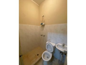 HOWARD / 1305 M2 / 4 HABITACION + SERVICIO / TERRAZA / BOHIO / JARDIN