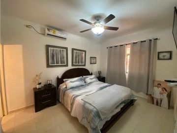 HOWARD / 1305 M2 / 4 HABITACION + SERVICIO / TERRAZA / BOHIO / JARDIN