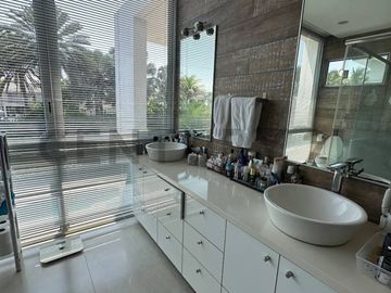 Venta Casa en Isla Mocoli con vista al lago  IvoZ