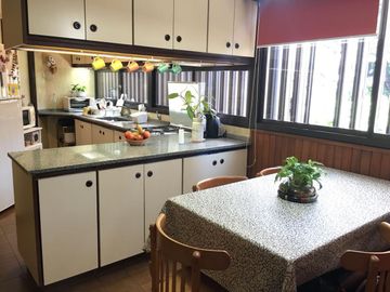 Venta departamento de 4 ambientes con cochera, en La Lucila