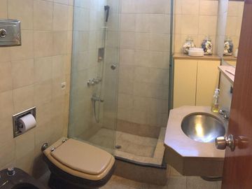 Venta departamento de 4 ambientes con cochera, en La Lucila