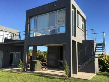 Venta Importante Casa en Albanueva