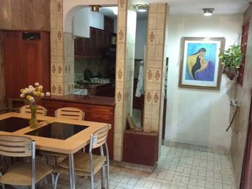 VENTA CASA 6 AMB 328 M2 COCHERA LANUS OESTE