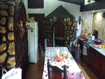 VENTA CASA 6 AMB 328 M2 COCHERA LANUS OESTE