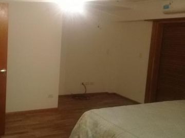 Importante Propiedad 4 dorm, garage, pileta, parrilla y fondo . Temperley