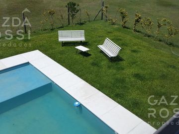 Importante propiedad de diseño moderno a la venta en barrio La Horqueta, Canning